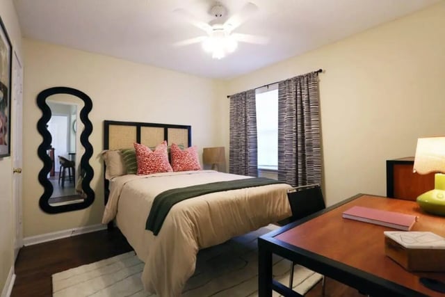 Bed desk and mirror bedroom bedroom at Market 100 in Statesboro Student Accommodation