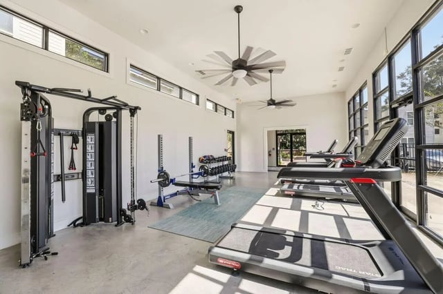 Weight machines treadmills and weight rack gym at The Highlands in Reno Student Accommodation