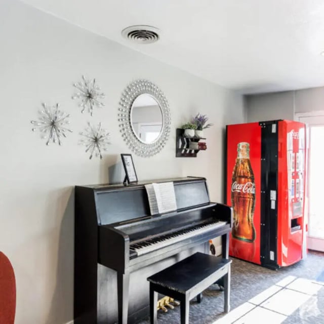 Piano vending machine wall decor common area at Campus Way in Provo Student Accommodation