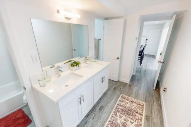 Double vanity sink mirror and tub Bathroom at Glenwood Apartments in Provo Student Accommodation