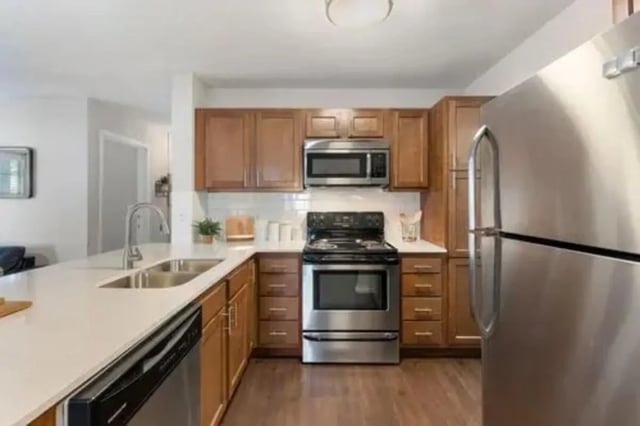 Stainless steel refrigerator stove microwave kitchen sink kitchen at Mirage San Marcos in San Marcos Student Accommodation