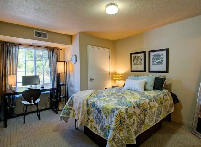 Bed desk lamp pictures decor bedroom bedroom at Knollwood Apartments in Kalamazoo Student Accommodation