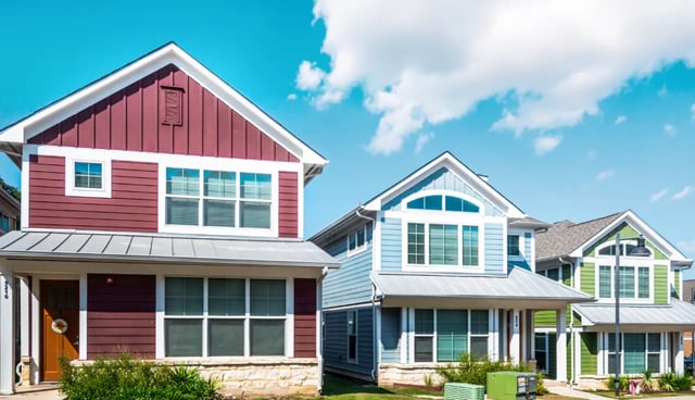Multi-story homes with varying colors exterior at Hillside Ranch in San Marcos Student Accommodation