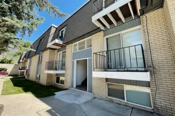 Apartment building with balconies and windows Exterior at Monticello Apartments in Provo Student Accommodation