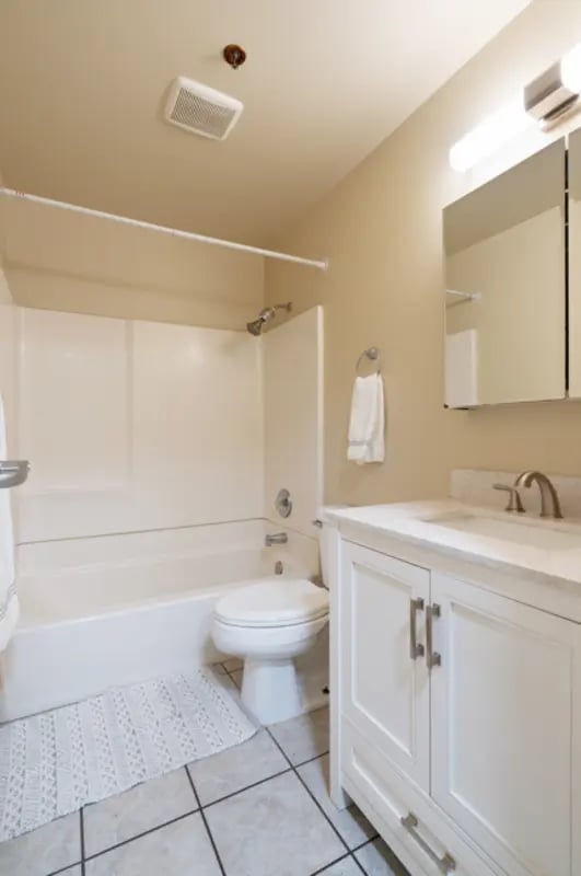 White vanity bathtub toilet bath shower area at Dixie Cove Student Housing in St. George Student Accommodation