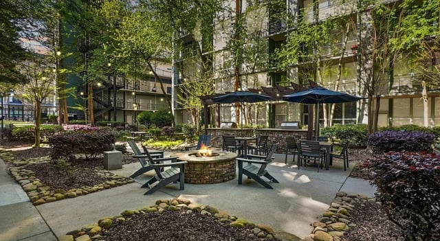 Courtyard with fire pit seating and grilling stations courtyard at 1016 Lofts in Atlanta Student Accommodation