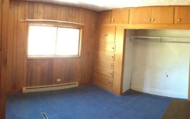 Built-in drawers window and closet bedroom at Copper Country Rentals in Houghton Student Accommodation