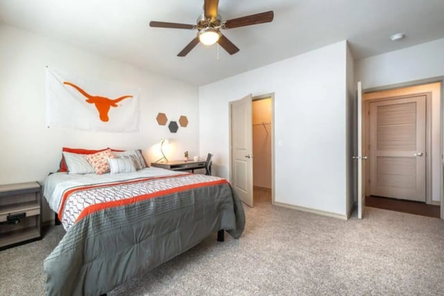Bed desk and closet student bedroom bedroom at Villas on 26th in Austin Student Accommodation