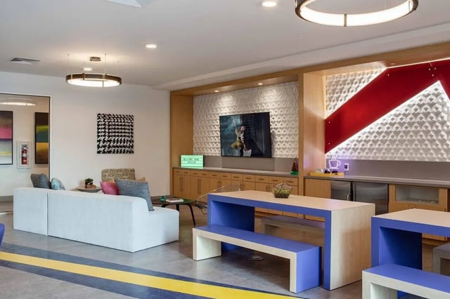 proab-Lounge-TV