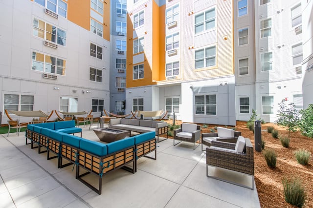 pro26_Courtyard