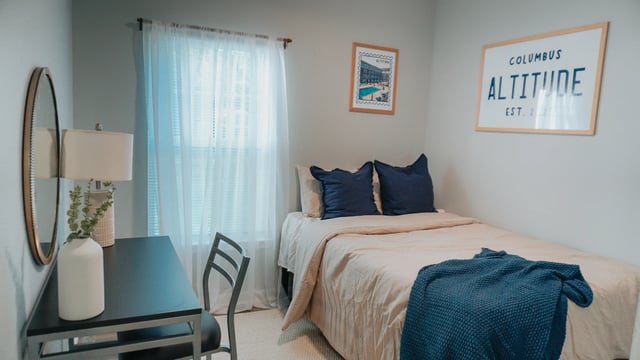 prombus-Bedroom