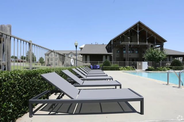prowimming-pool
