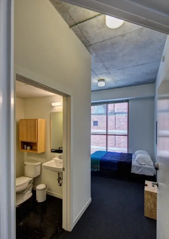 prollery-apt-22