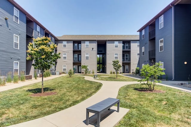 pro61-courtyard