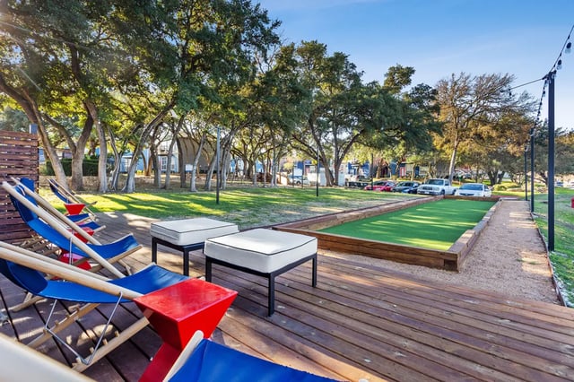 pro-lounge-deck