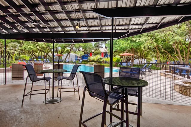 proolside-patio