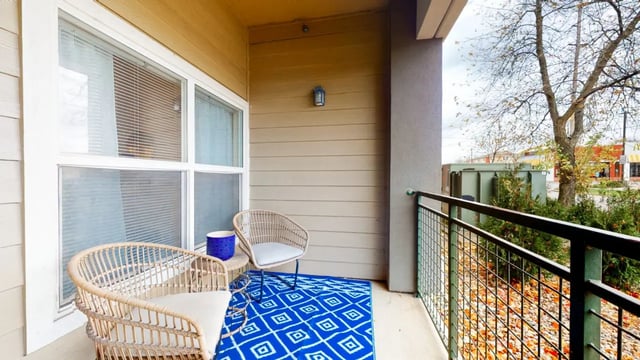 proHovey-Apt-40