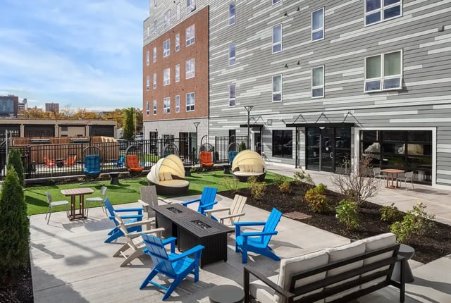 prose_Courtyard