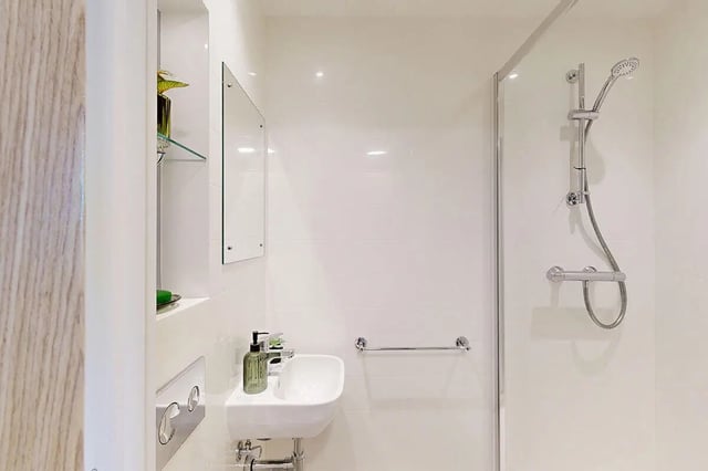 Sink mirror shower and toilet flush Bathroom at Burnsall House in Coventry Student Accommodation