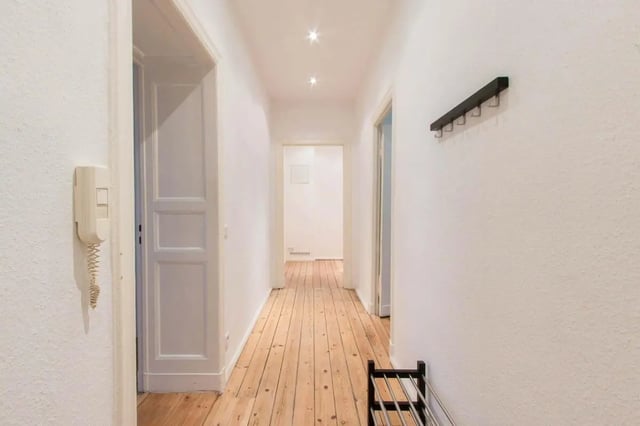 Hallway with intercom and coat rack hallway at Detmolder Straße 21.3 in Berlin Student Accommodation