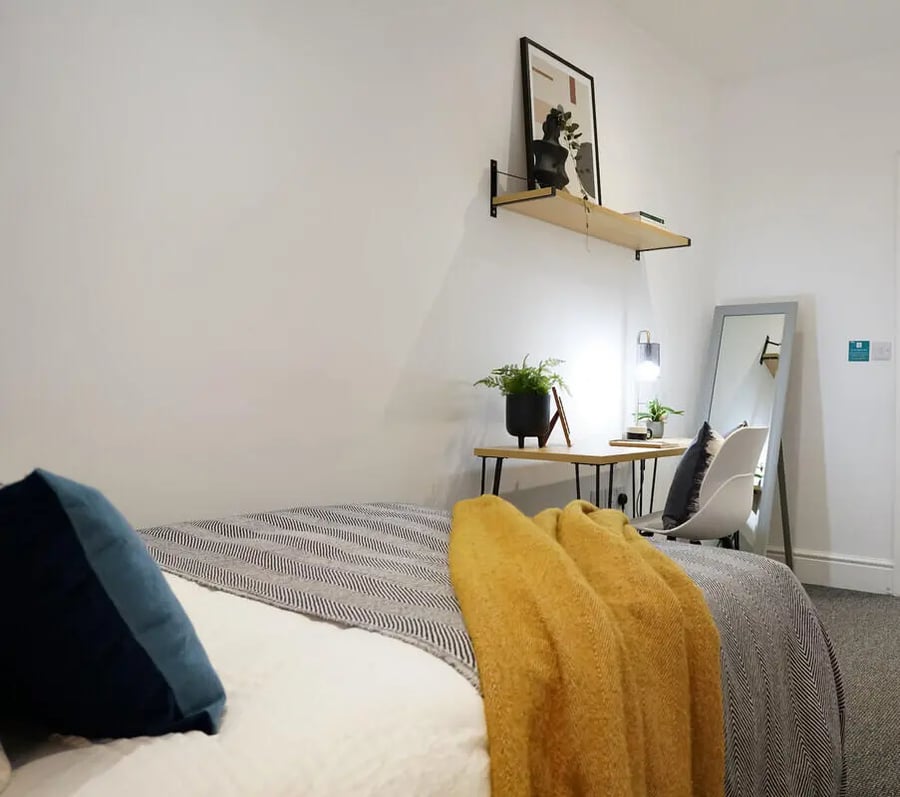 Bed desk mirror chair study area bedroom at 6 Bedroom House at 28, Ruskin Avenue in Manchester Student Accommodation
