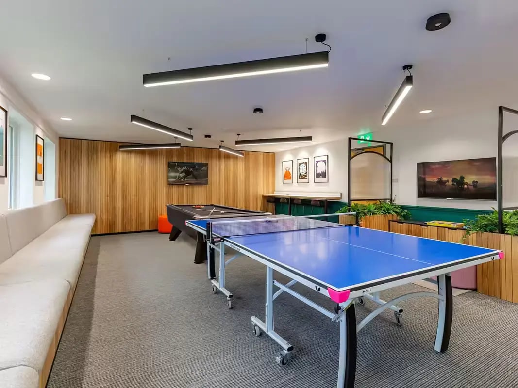 Ping pong table pool table lounge area common room at Calthorpe Court in Birmingham Student Accommodation