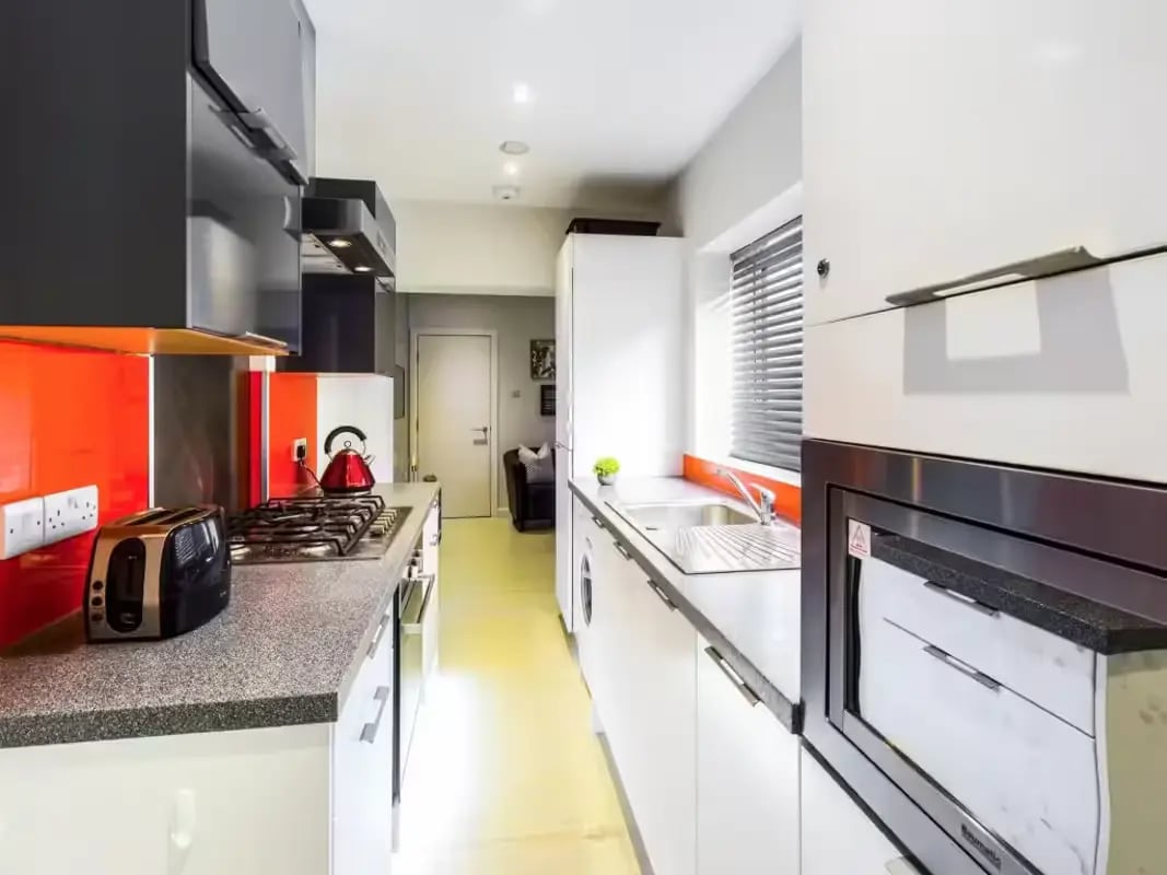 Modern kitchen with toaster gas stove sink kitchen at 31 Guildford Street in Stoke-On-Trent Student Accommodation