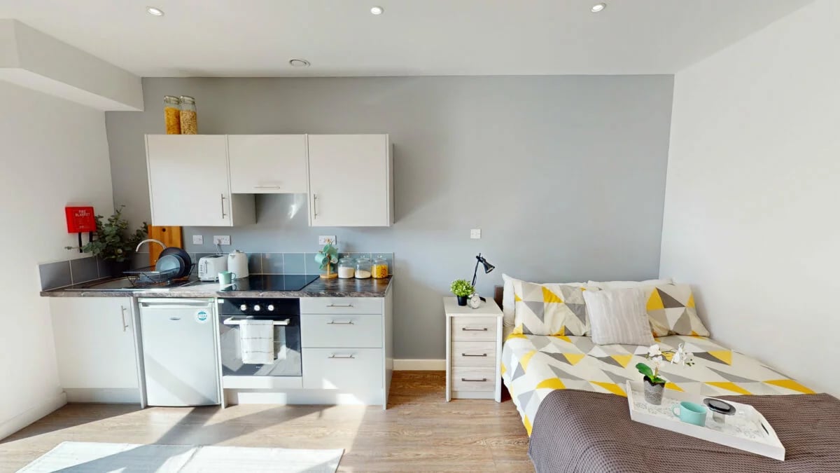 Studio apartment with kitchen hob bed and nightstand studio at St Marks Court - Nottingham in Nottingham Student Accommodation