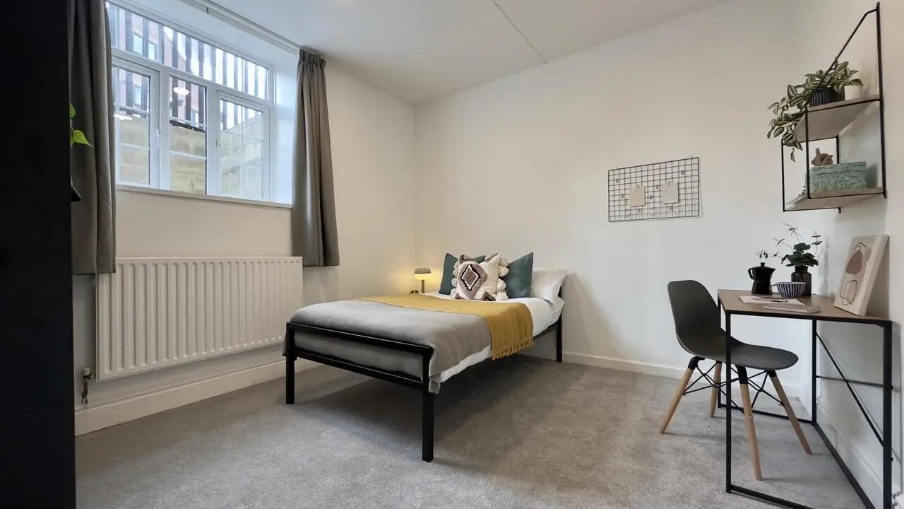 Bed desk and chair bedroom at 6 Bedroom House at 19C, Bower Road in Sheffield Student Accommodation