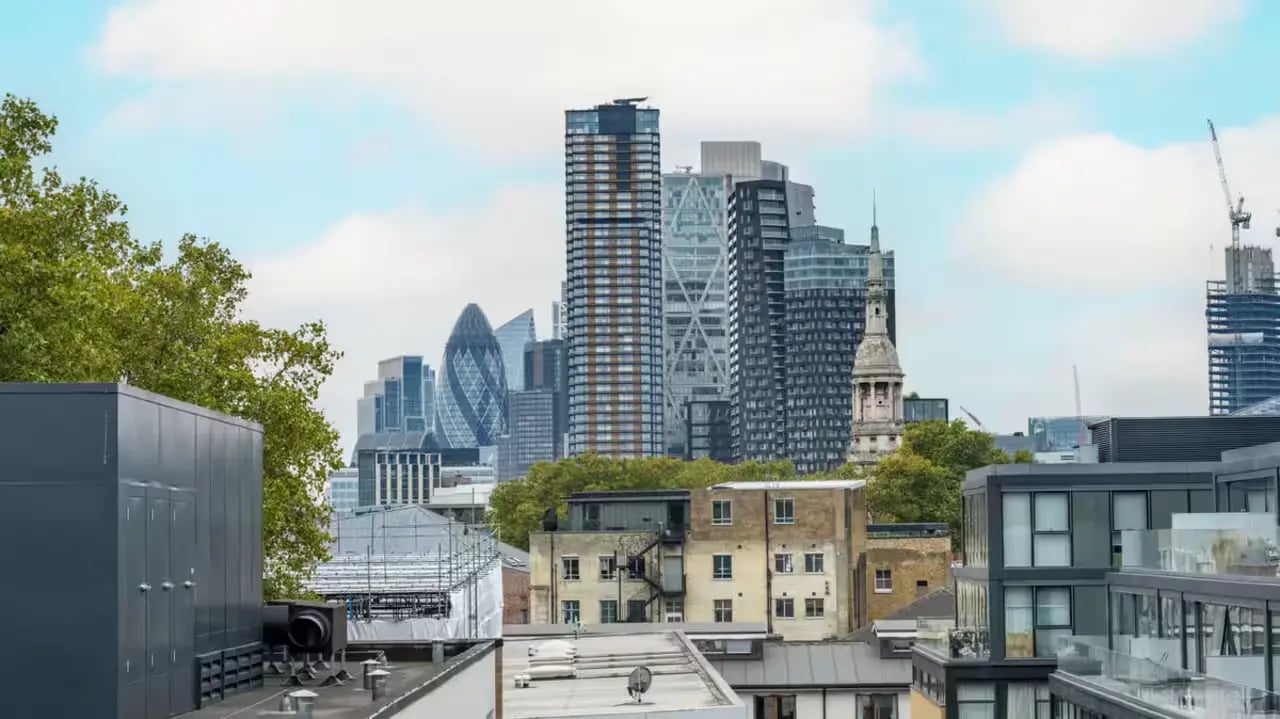 Modern apartments with cityscape view exterior at Flora Building - Hoxton in London Student Accommodation