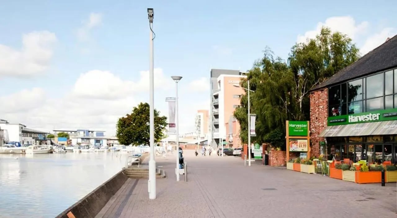 Waterfront buildings and boats exterior at Brayford Quay in Lincoln Student Accommodation