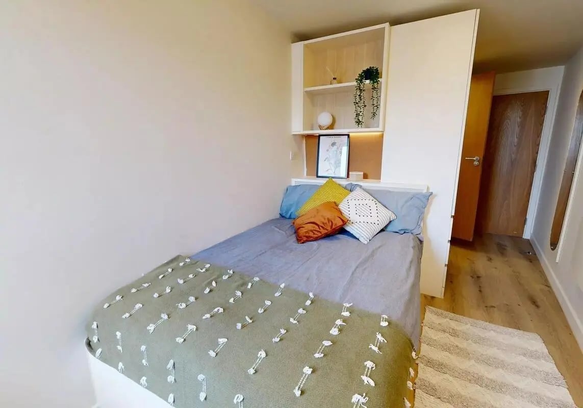 Silver En Suite