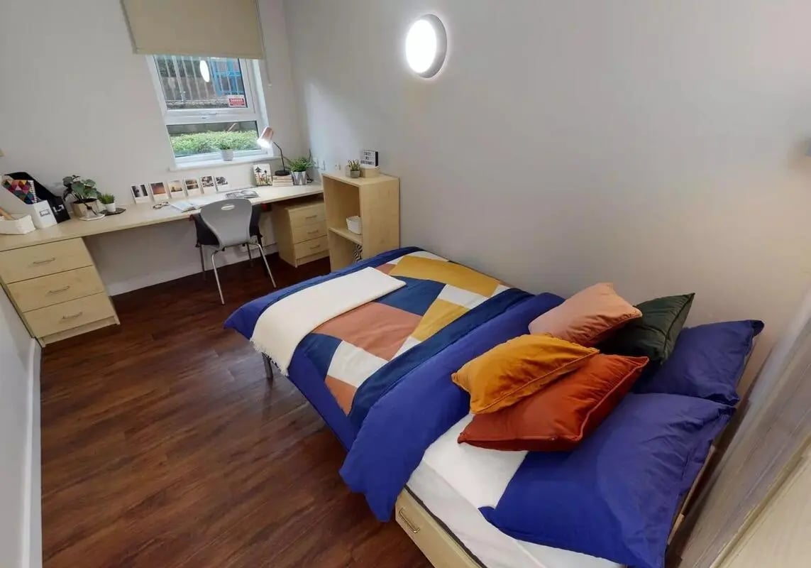 Silver En Suite