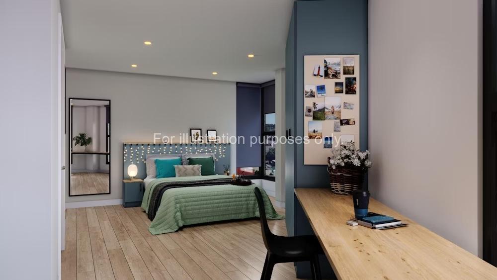 Bed desk and mirror bedroom at Centre Court in Nottingham Student Accommodation