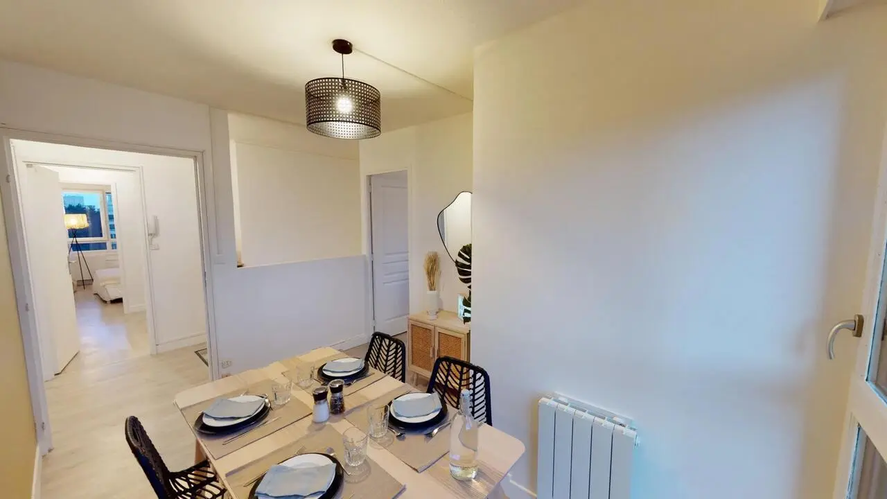 Bright double bedroom in Nanterre