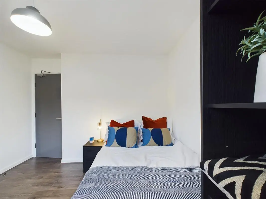 6 Bedroom House at 2, Flat 4, Windsor House, Clint Road West