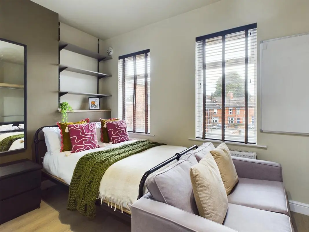 7 Bedroom House at 19, Studios at, The Avenue