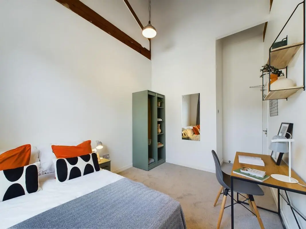 9 Bedroom House at 19A, Bower Road