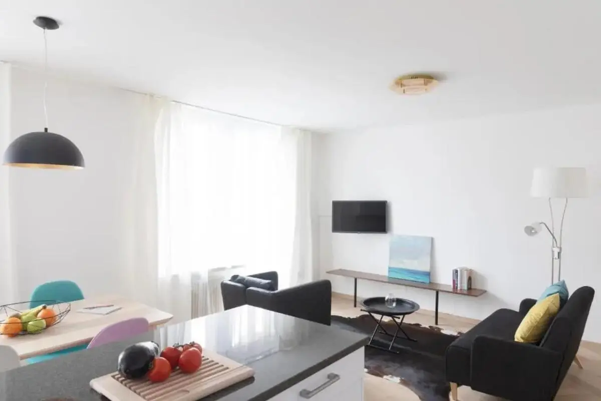 Modern 1 bedroom apartment near Hardbrücke train station