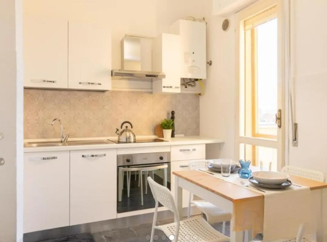 Welcoming double bedroom in a student flat, in the centre of Pescara