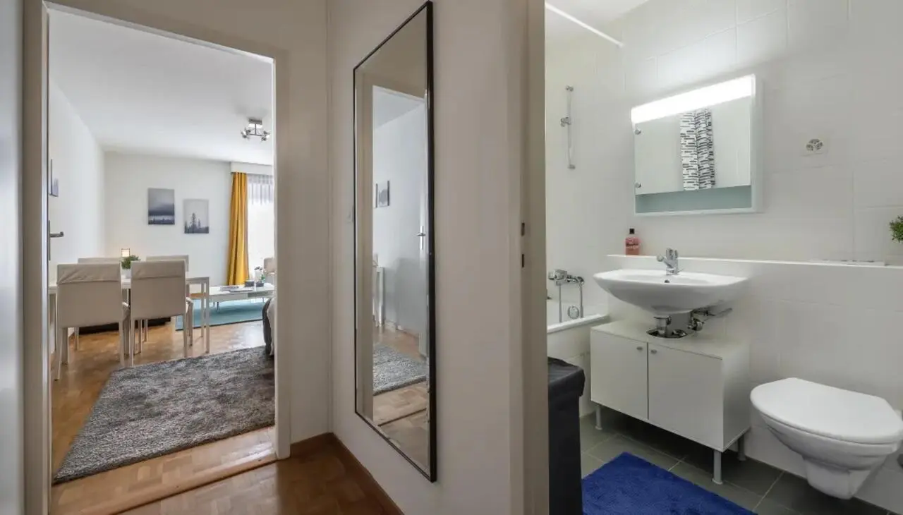 HH, Swiss, Geneva, Richemont 7, 21