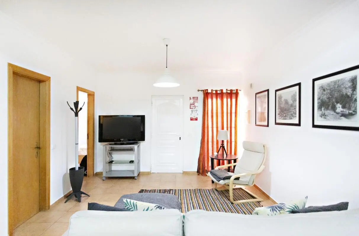 Bright terraced house not too far from Praia de Cacela Velha