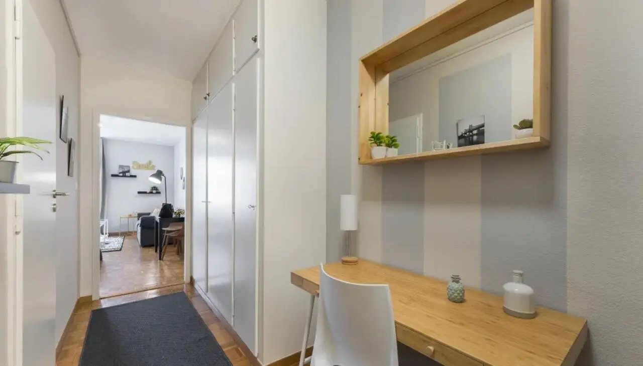 HH, Swiss, Geneva, Richemont 7, 34