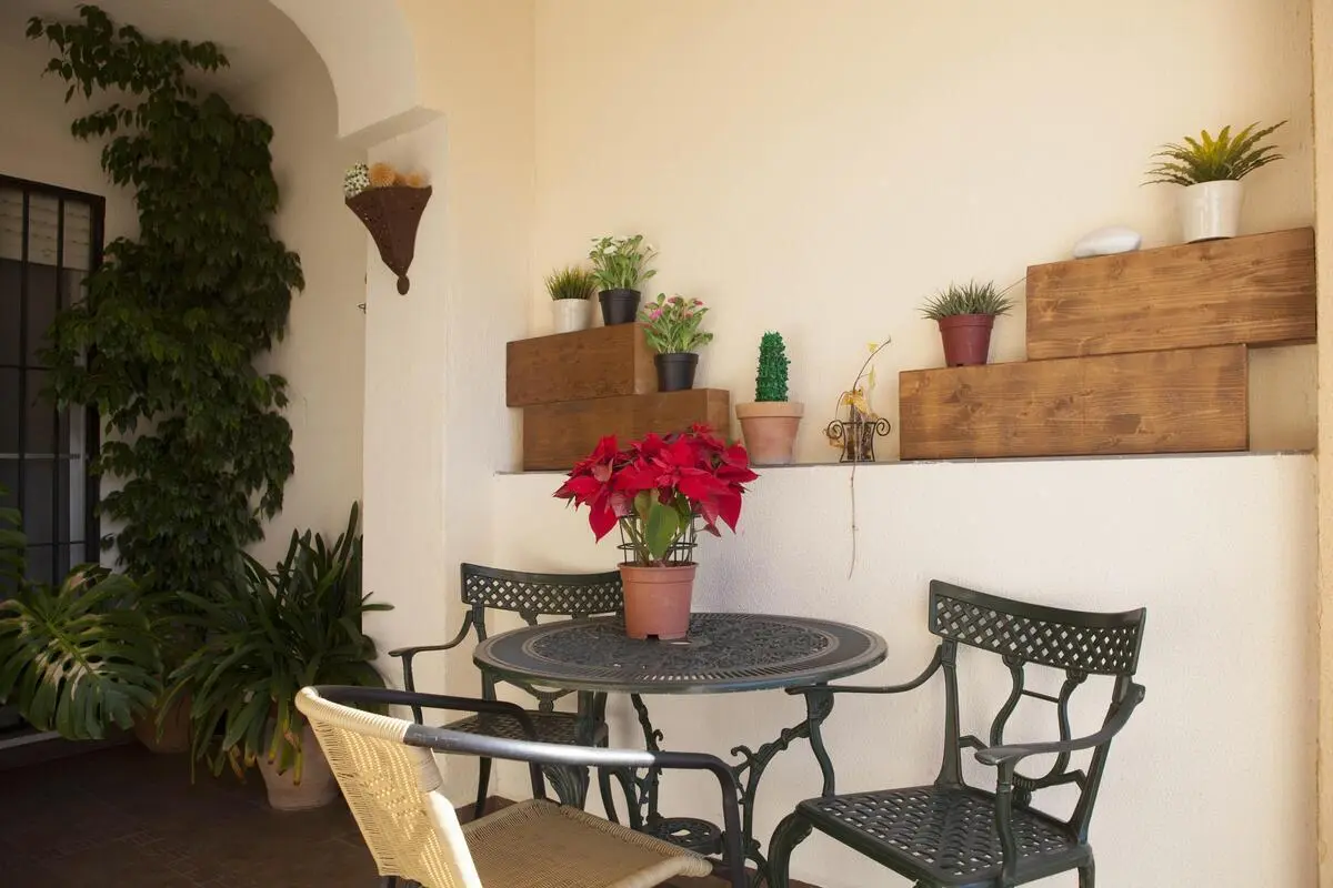 Wide twin bedroom in a great house, in Mairena del Aljarafe