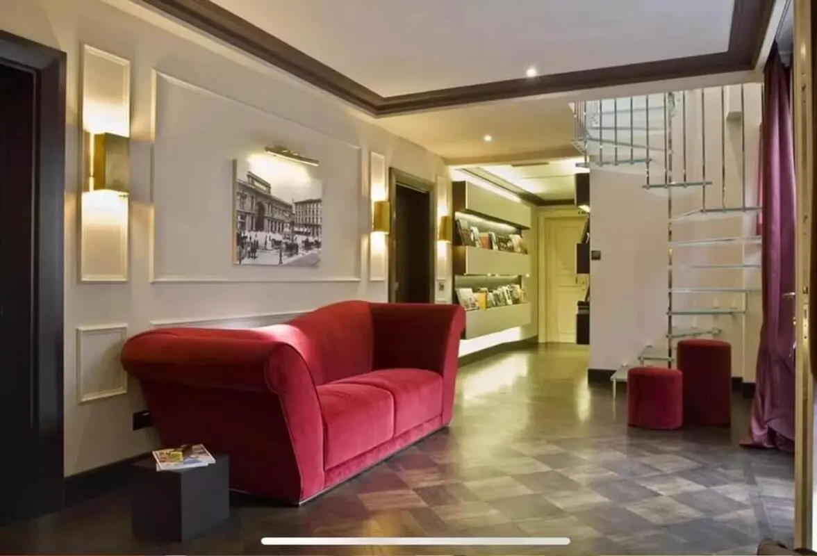 Spacious Bedroom with private bathroom in Florence