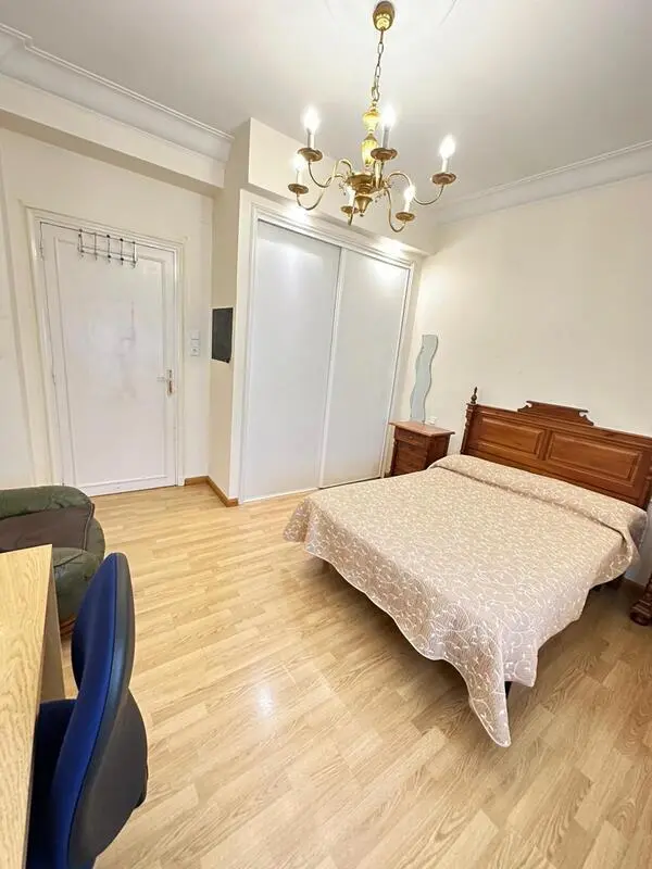 Homely single bedroom in Zaragoza close to Zaragoza-Goya train station