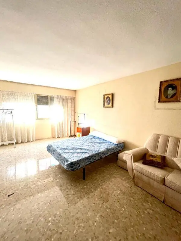 Snug single bedroom in Castelló de la Plana