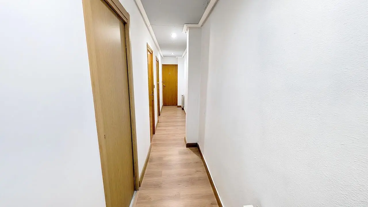 Tempting Single Bedroom close to Lozano Blesa University Hospital