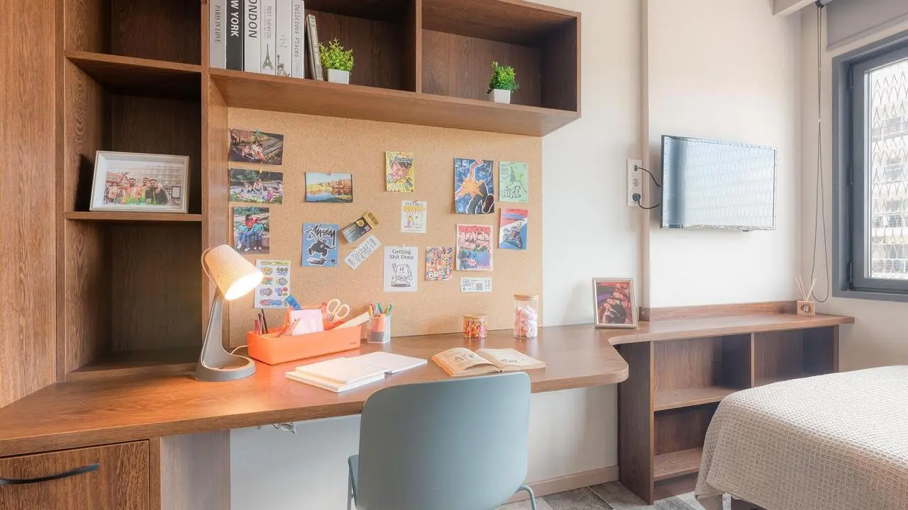 Bed in a lovely female twin studio steps from Porto’s main faculties (FEP, FEUP, FMDUP)