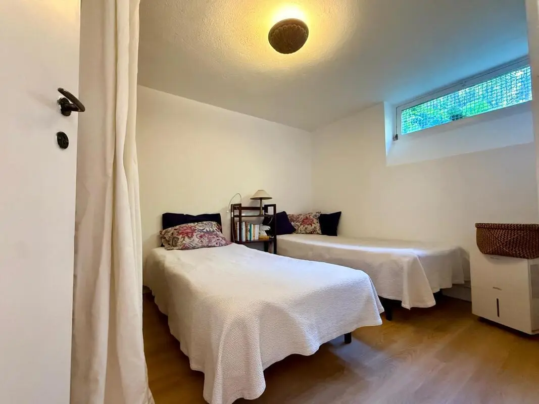 Fully equipped T1 flat with 43 m² and bills included, close to the Garden